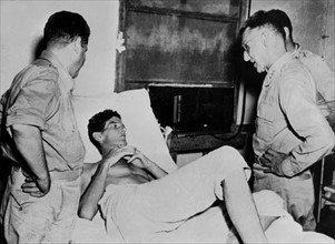 Le général stilwell visite un hôpital dans le nord de Burma, été 1944