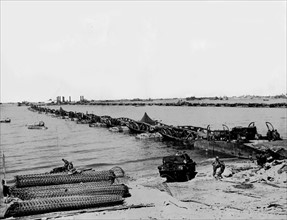 Port préfabriqué utilisé par les Alliés en Normandie, juin 1944