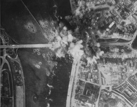 Pont d'Arnhem bombardé par les Marauders B-26, septembre 1944