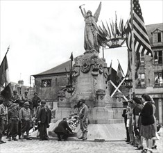 Carentan fête le 14 juillet, 1944