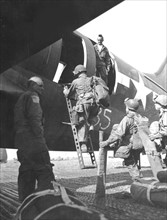 American airborne troops land east of Rhine, March 24, 1945