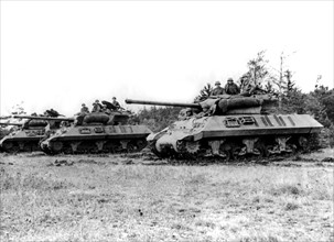 Nouveaux chars américains M-36 pour la première fois en France
(1944)