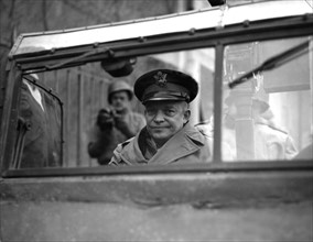 Le général Dwight D. Eisenhower
(16 novembre 1944)