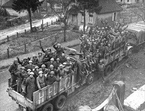 Soldats et officiers américains rentrant dans leurs foyers
(11 décembre 1944)