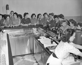 Infirmières américaines à Paris
(25 mai 1945)