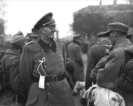 Ancien chef allemand d'un camp de prisonniers, devenu prisonnier à son tour
(28 novembre 1944)