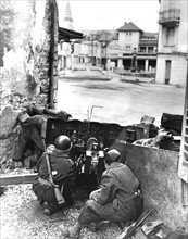 Soldats français sur le pont de Roide
(Automne 1944)
