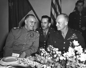 Chefs militaires alliés à Francfort. (10 juin 1945)