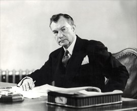 Robert H. Jackson, du tribunal international militaire.
(1946)