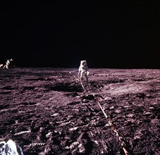 Un des astronautes de la mission Apollo 12 photographié sur la Lune. (19 novembre 1969)