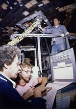 Tests sur les tuiles thermiques de protection du nez de la navette spatiale Columbia (6 février 1980)