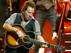 Der US-Sänger Bruce Springsteen singt am Donnerstag (12.10...