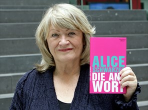 Die prominente Frauenrechtlerin Alice Schwarzer stellt am 30.05...