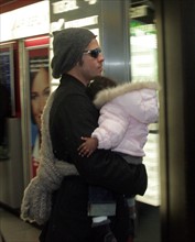 EXKLUSIV - SONDERHONORAR 250,00 EURO
Brad Pitt und Angelina Jolie sind mit Tochter Zahara und Sohn