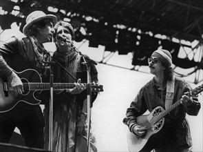 Joan Baez, Bob Dylan,  Carlos Santana