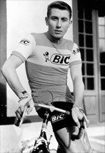 Der Franzose Jacques Anquetil posiert im Januar 1967 für ein Foto. Der aus Rouen stammende