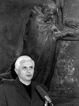 Joseph Kardinal Ratzinger steht am 20.07.1981 im Münchner Liebfrauendom vor...