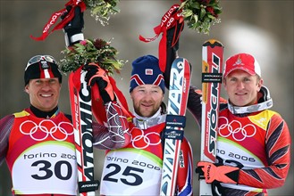 Olympia
20. Olympische Winterspiele 2006 Turin
Super G Herren 18.02.2006
Dreierbild; vlnr: