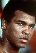 Porträt des US-amerikanischen Profi-Boxers Muhammad Ali, aufgenommen im Oktober 1974 während des