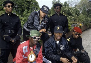 Die amerikanische Rap-Gruppe Public Enemy, aufgenommen am 12.05.1988. Foto: UPPA +++(c) dpa -