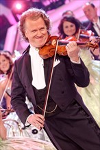 Andre Rieu tritt mit seinem Johann Strauss Orchester beim "Frühlingsfest der Volksmusik" am Samstag