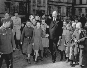 Herbert Hoover en visite en Pologne après la guerre