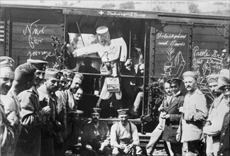 Macabre humour at the troop's transportation 1914