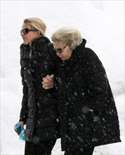 Prince Johan Friso at hospital in Innsbruck - Queen Beatrix