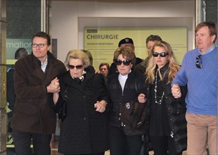 Queen Betarix visitis Johan Friso in hospital