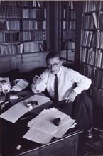 Jean-Paul Sartre in seinem Arbeitszimmer (Archivfoto aus den 60er Jahren)...
