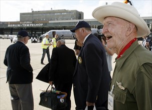 60 years airlift - veterans