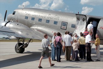"Raisin Bomber" for Baltic Sea round flight in Rostock