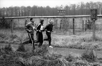 British soldiers organise a race around Berlin Wall