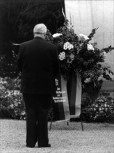 Helmut Kohl at Berlin Airlift Monument during farewell of western Allies