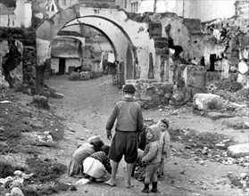 Post-war era: children between ruins