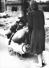 Second World War - Refugee woman with child