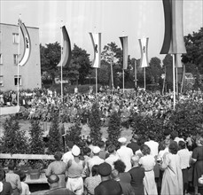 Berlin - laying of foundation stone for Marienfelde Refugee Center 1952