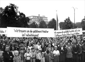 Soviet zone refugees protest with silent march