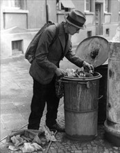Post-war era - Poverty - Waste collector
