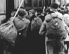 Post-war era: hoarders with backpacks