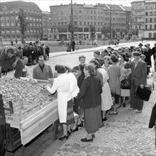 Berlin - food for East Berlins 1953