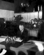 Konrad Adenauer: singing of Basic Law
