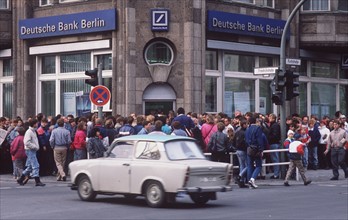 Fall of the Berlin Wall - 'Welcome money'