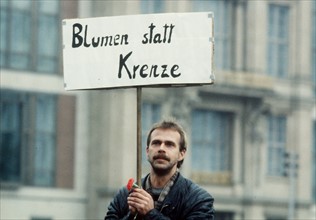 GDR - Peaceful demonstration 04 November 1989