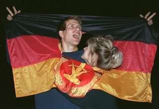 10th anniversary of the fall of the Berlin Wall: Joy at German reunification