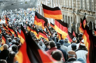 10th anniversary of the fall of the Berlin Wall: Demonstrations for German reunification