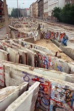 Removing Large Pieces and Slabs of the Berlin Wall