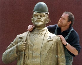 Lenin in Weimar (archive photograph and text 1993)