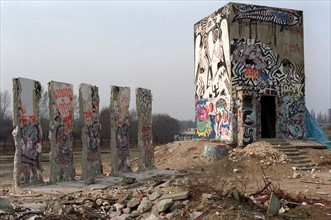 Berlin, Wall (archive photograph and text 1992)