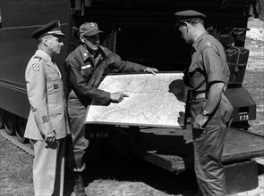 Military governors of Berlin visit allied manoeuvre in Grunewald